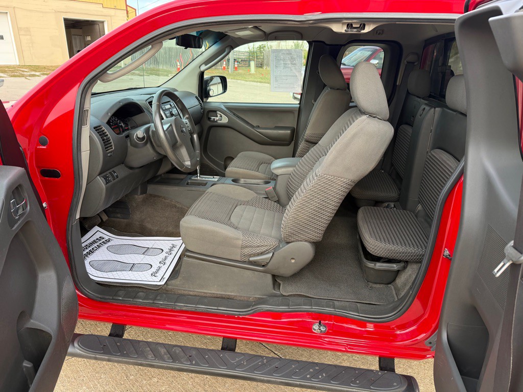 2010 Nissan Frontier Image 9