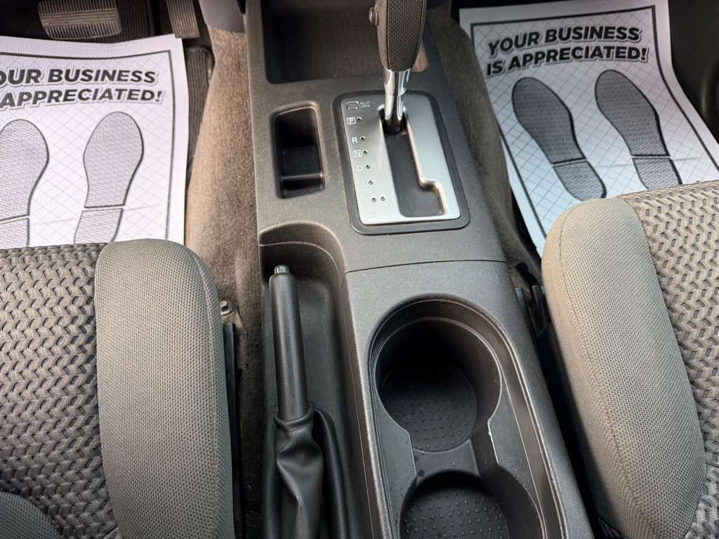 2010 Nissan Frontier Image 12