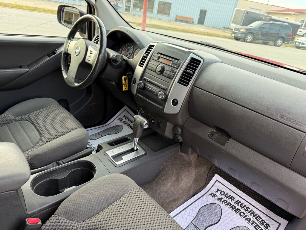 2010 Nissan Frontier Image 14
