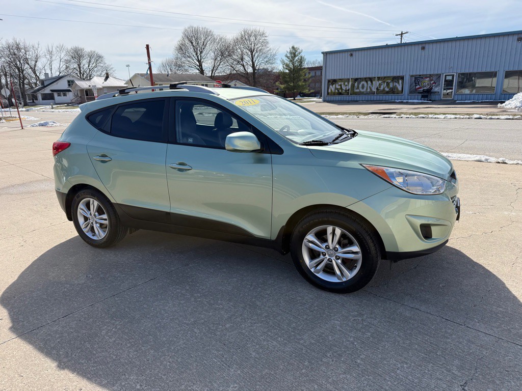 2011 Hyundai Tucson Image 1