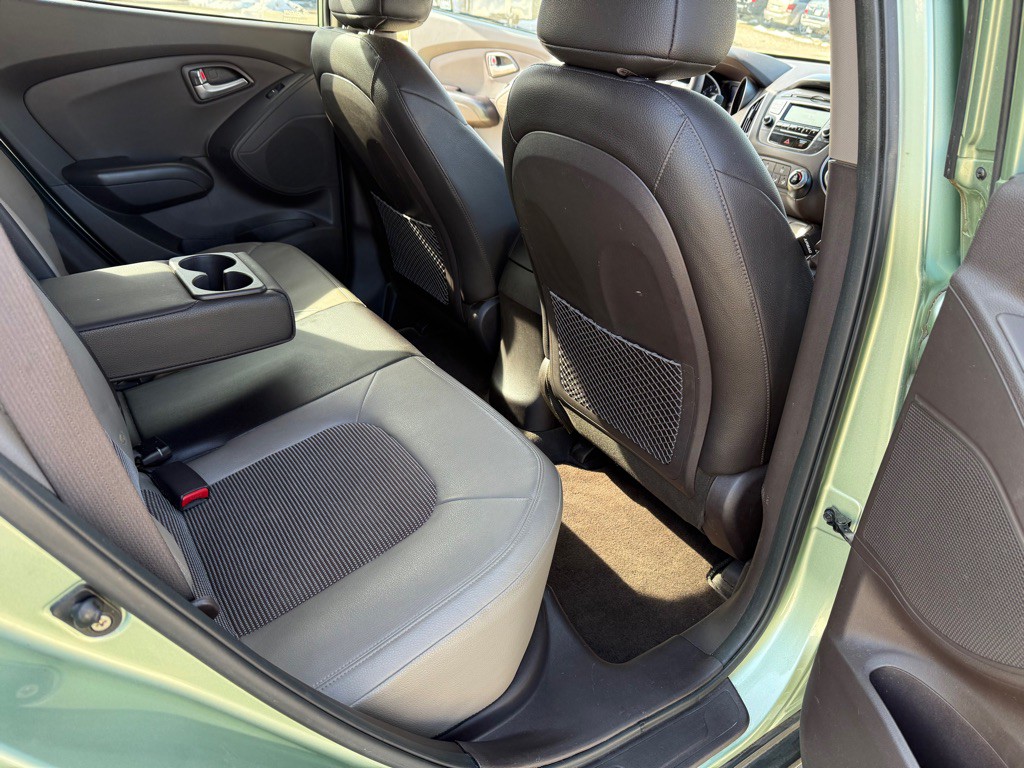2011 Hyundai Tucson Image 13
