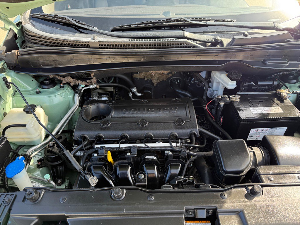 2011 Hyundai Tucson Image 17