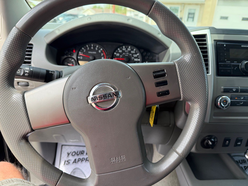 2012 Nissan Frontier Image 10