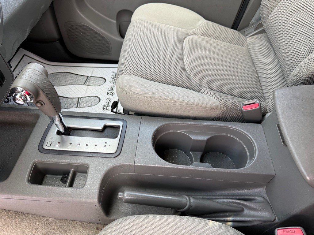 2012 Nissan Frontier Image 12