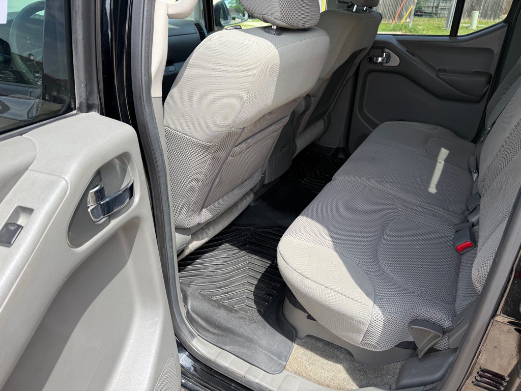 2012 Nissan Frontier Image 13