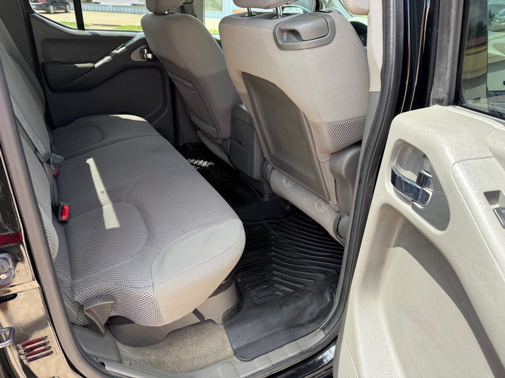 2012 Nissan Frontier Image 15