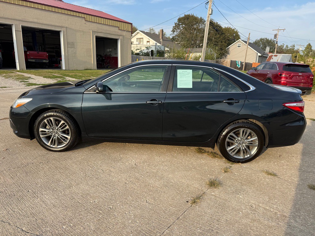 2016 Toyota Camry Image 4