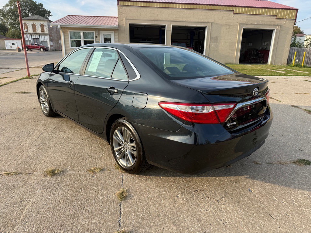 2016 Toyota Camry Image 5