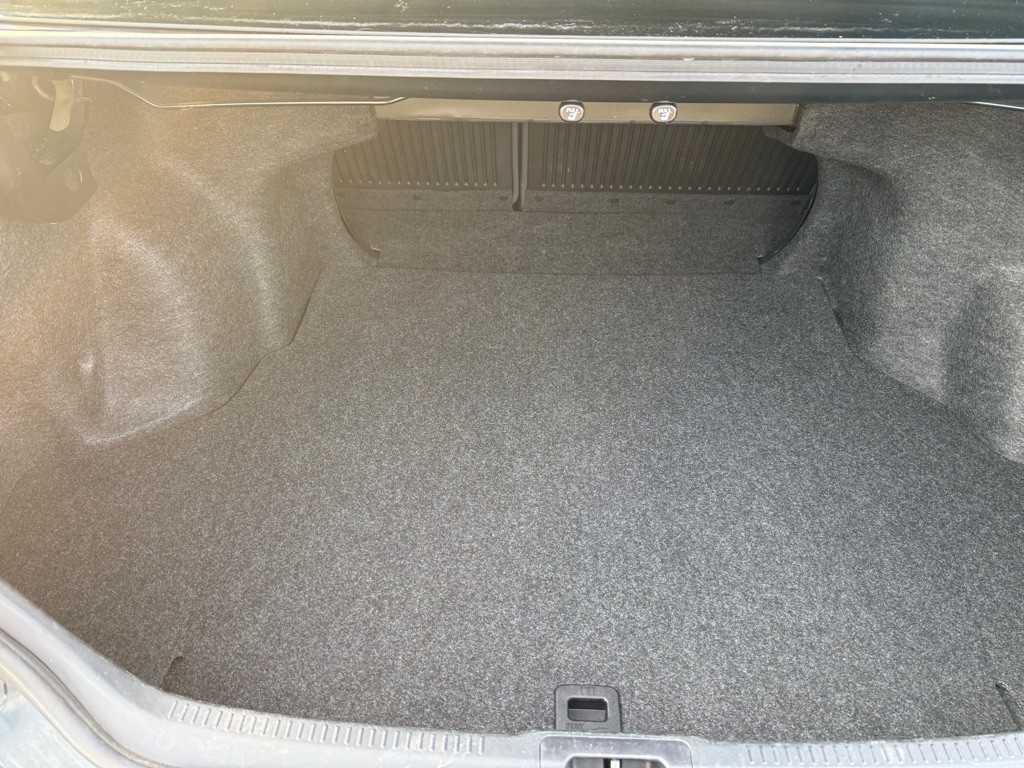 2016 Toyota Camry Image 12