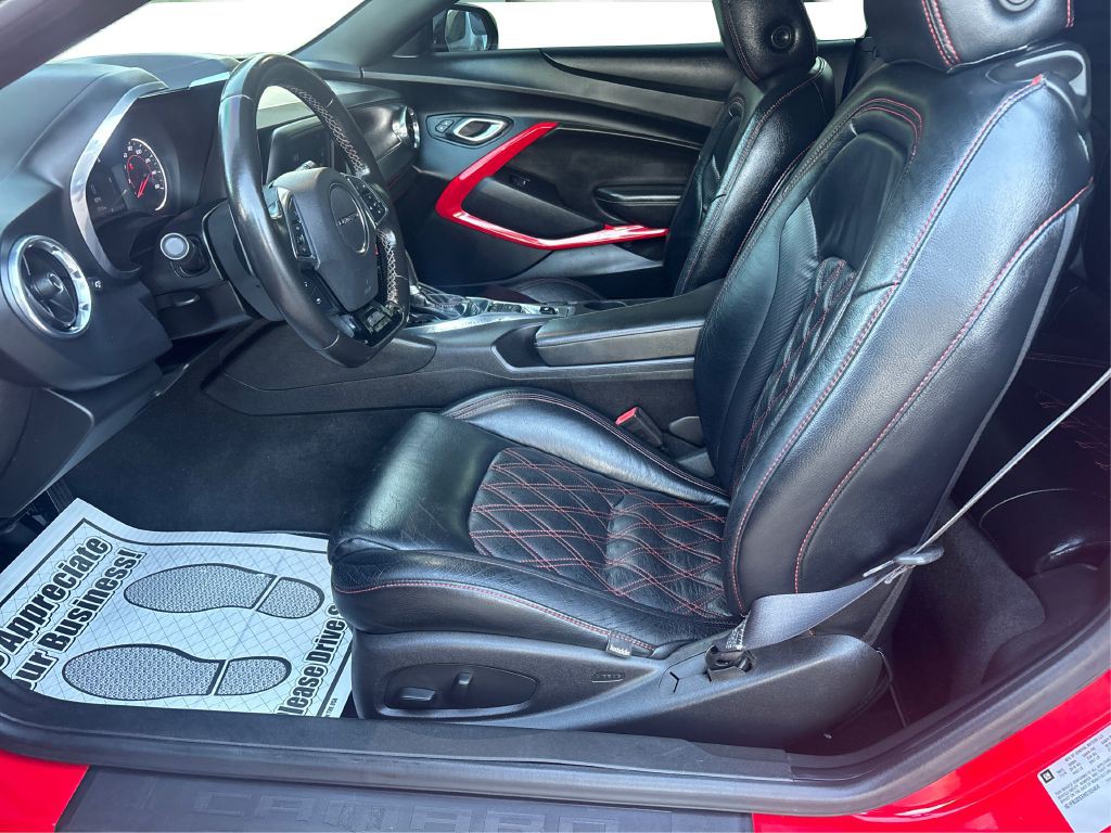 2017 Chevrolet Camaro Image 9