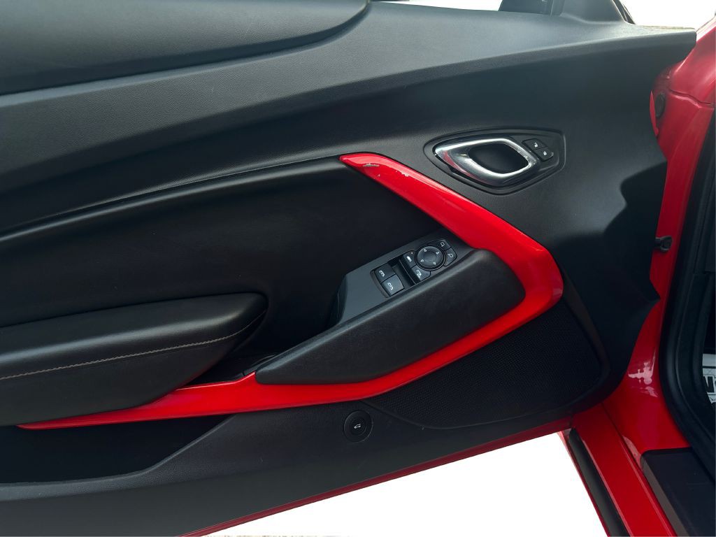 2017 Chevrolet Camaro Image 10