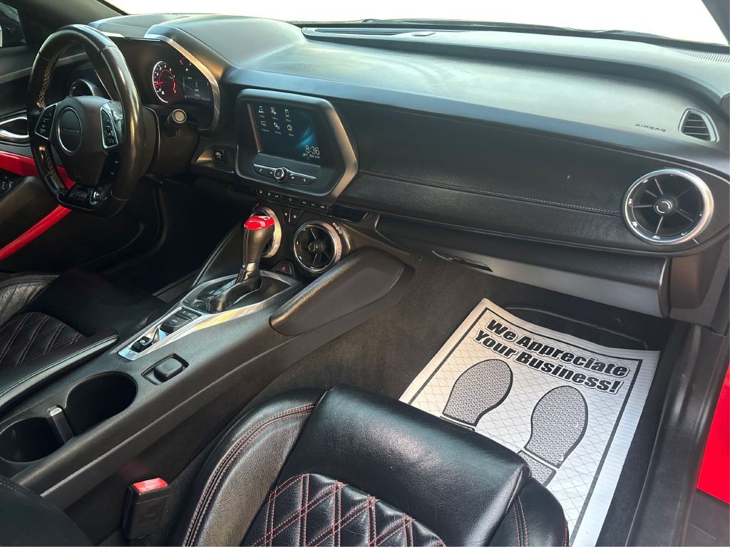2017 Chevrolet Camaro Image 11