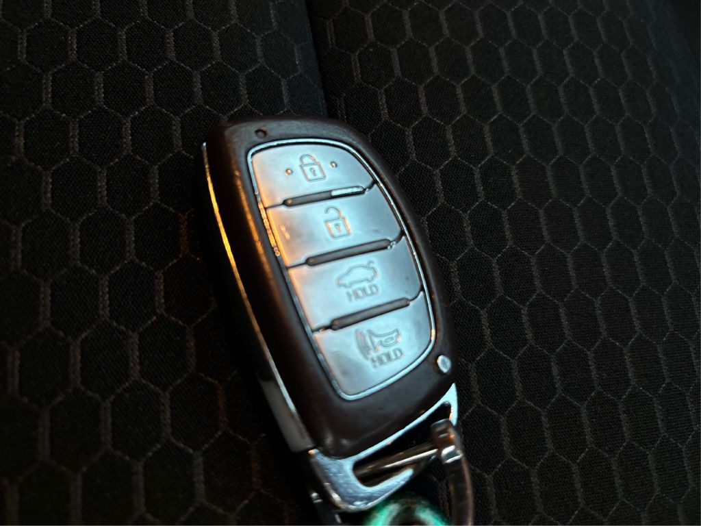 2020 Hyundai Elantra Image 27