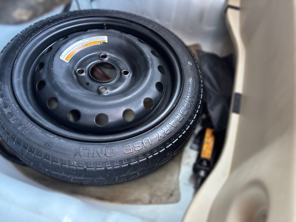 2012 Nissan Versa Image 22