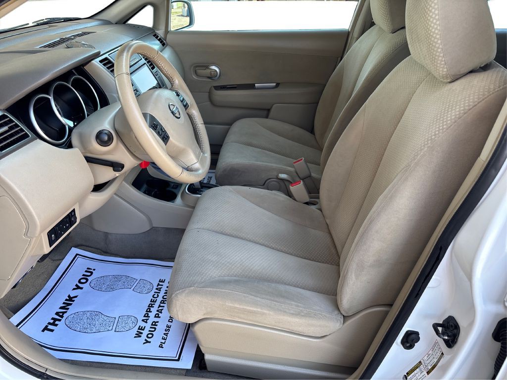 2012 Nissan Versa Image 10