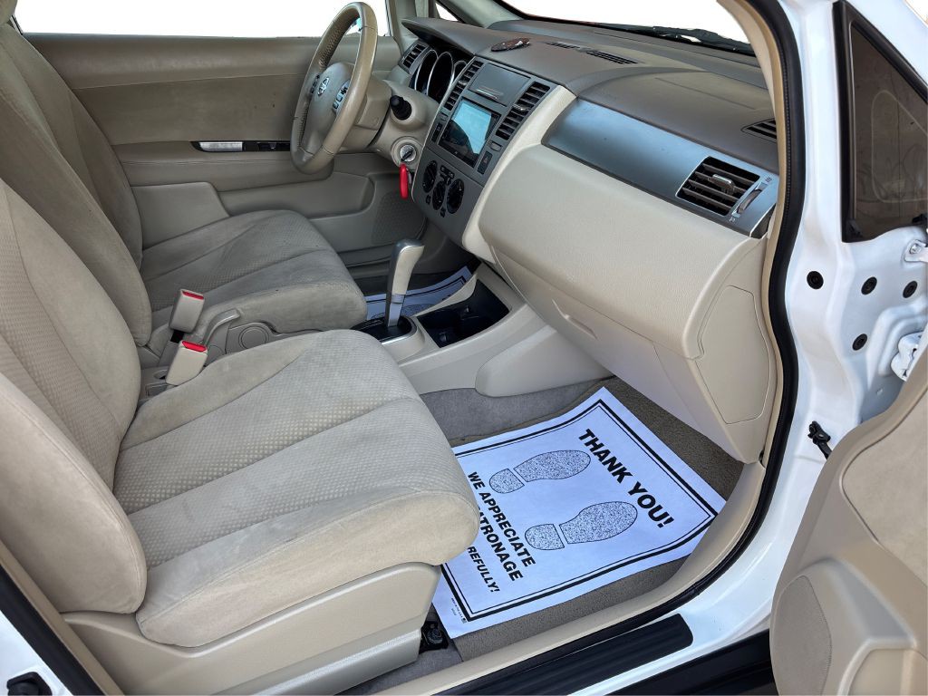 2012 Nissan Versa Image 15