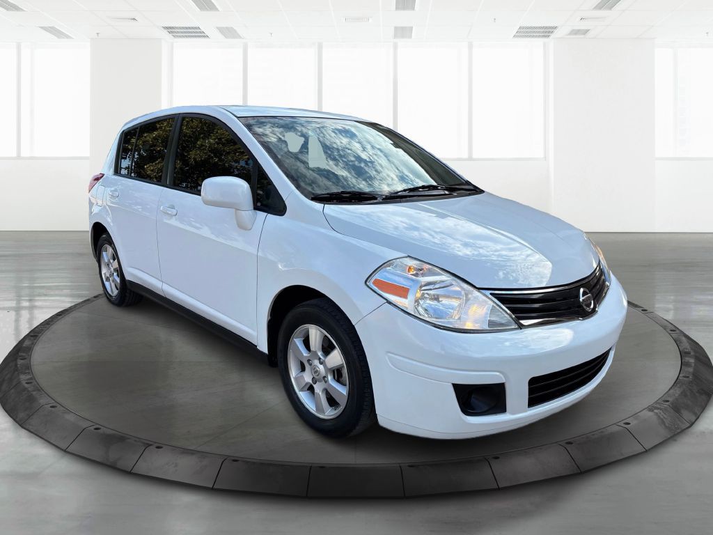 2012 Nissan Versa Image 2