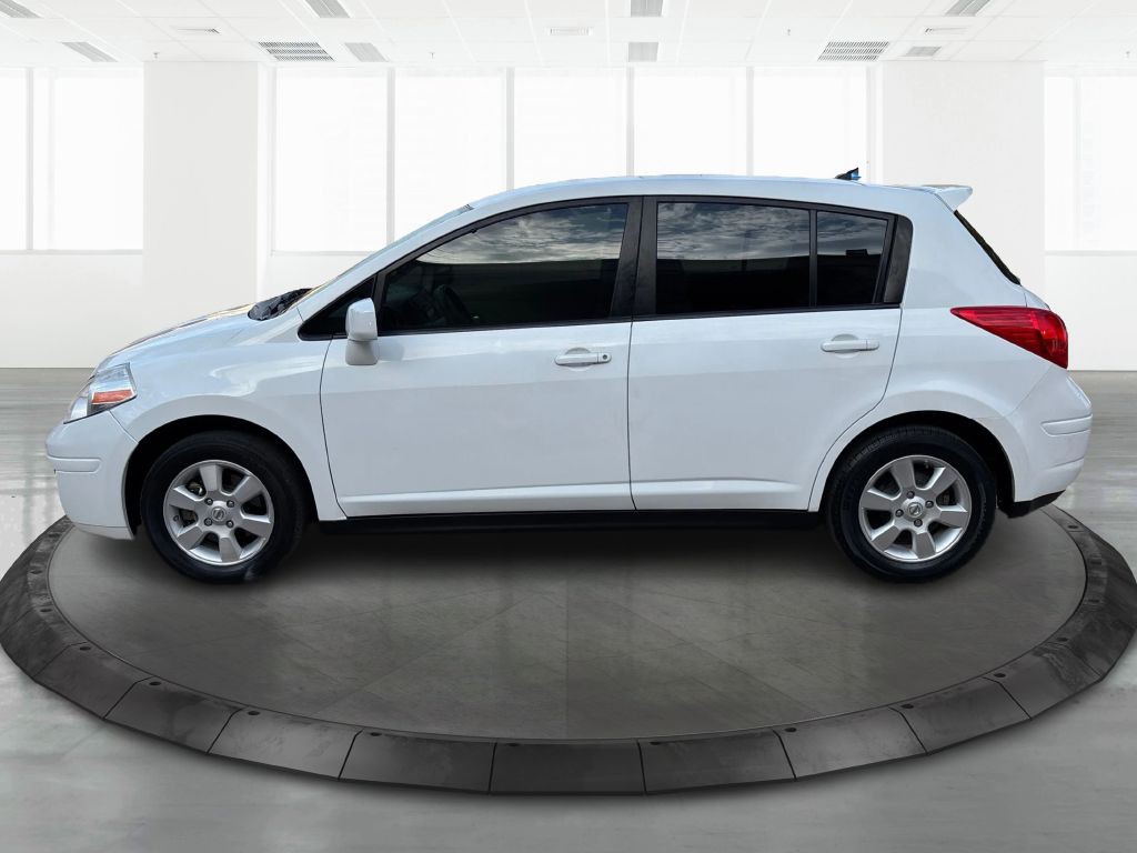 2012 Nissan Versa Image 5