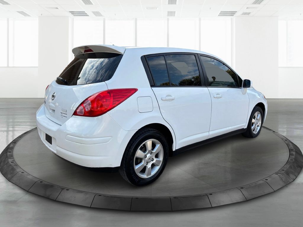 2012 Nissan Versa Image 6
