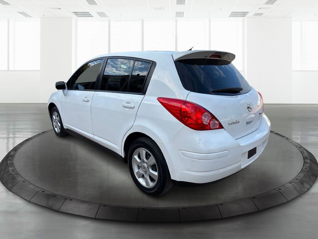 2012 Nissan Versa Image 7