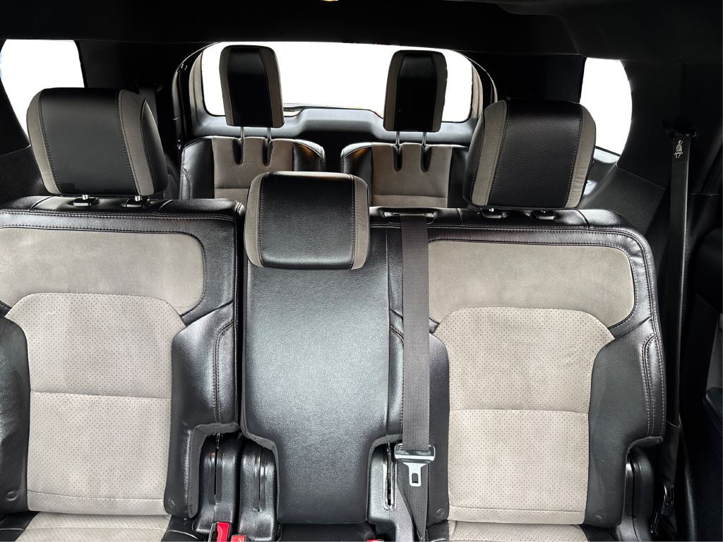 2017 Ford Explorer Image 12