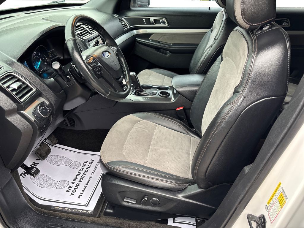 2017 Ford Explorer Image 25