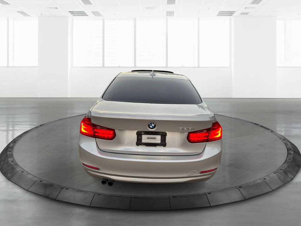 2014 BMW 3 Series Image 7