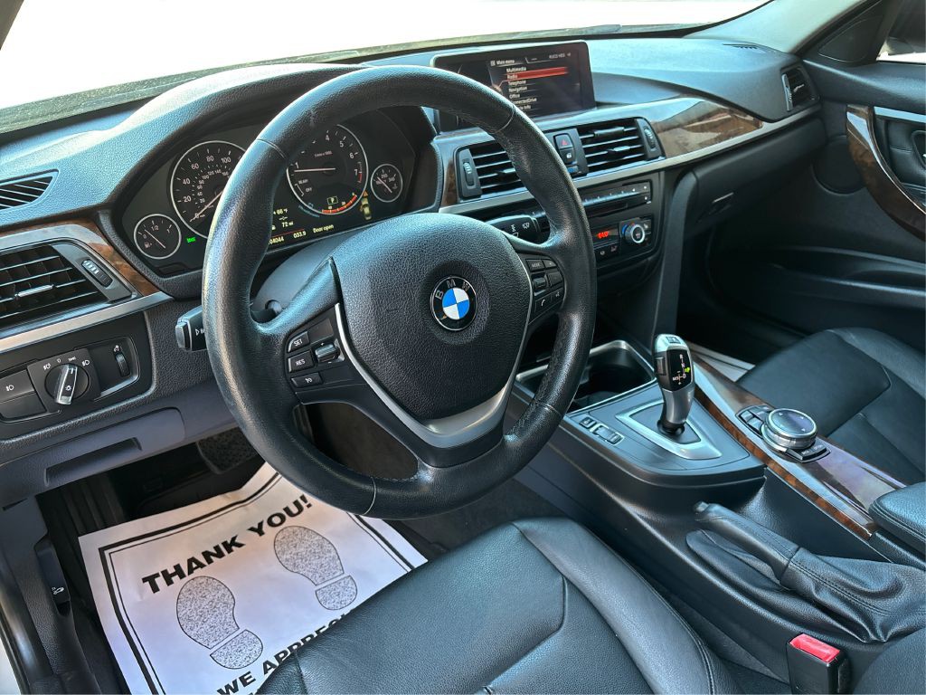 2014 BMW 3 Series Image 11
