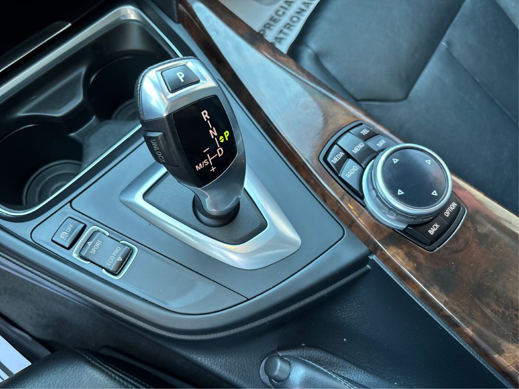 2014 BMW 3 Series Image 16