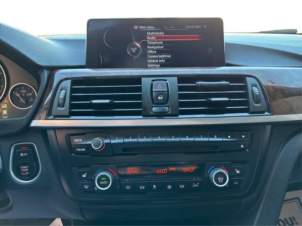 2014 BMW 3 Series Image 21