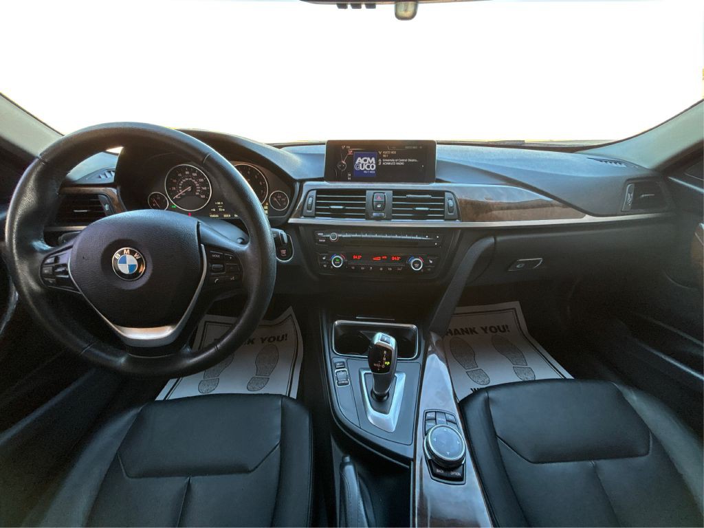 2014 BMW 3 Series Image 25
