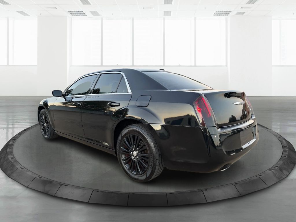 2014 Chrysler 300 Image 3