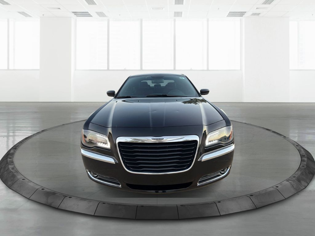 2014 Chrysler 300 Image 5