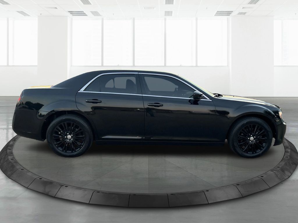 2014 Chrysler 300 Image 6