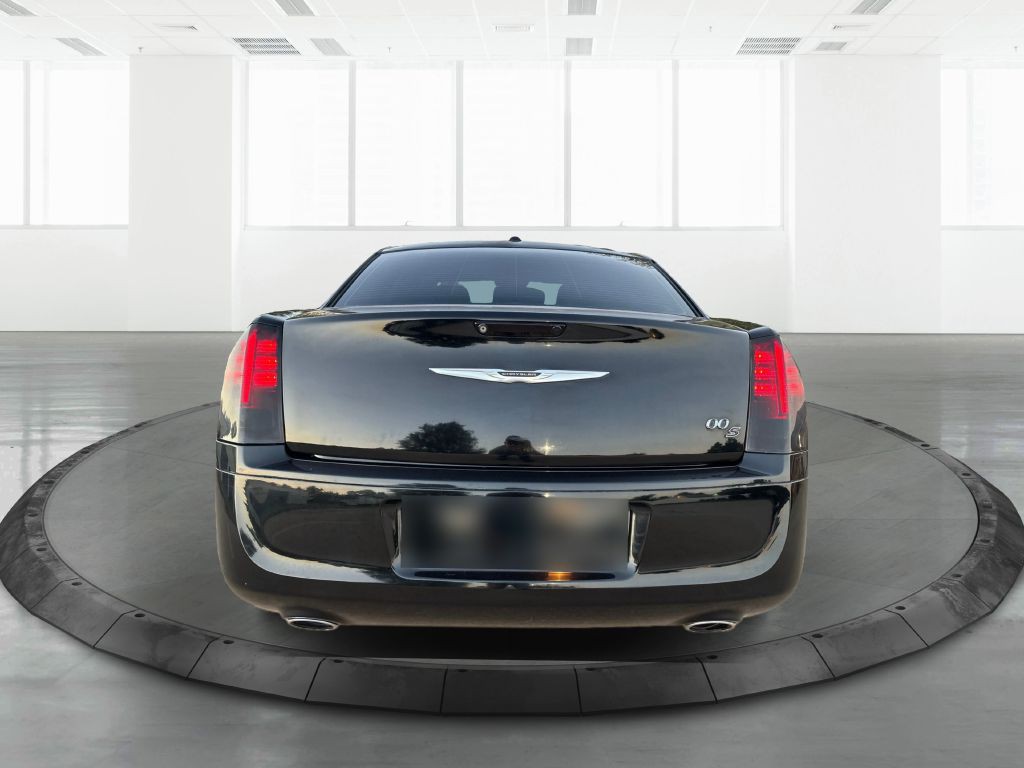 2014 Chrysler 300 Image 8