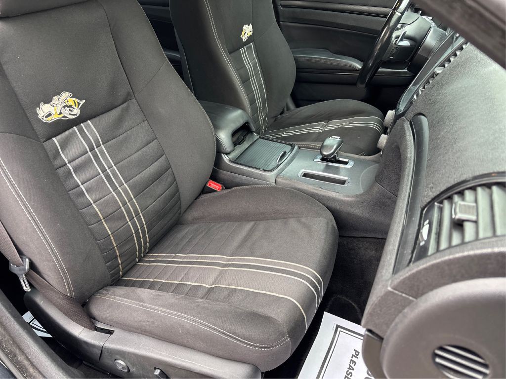 2014 Chrysler 300 Image 12