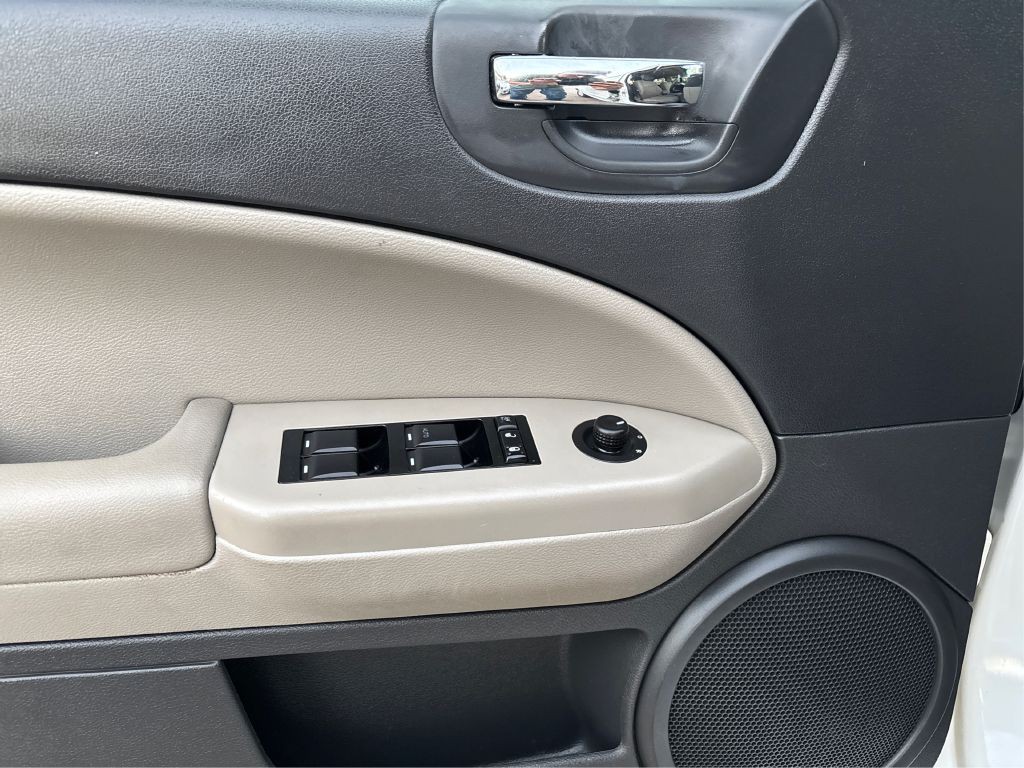 2011 Dodge Caliber Image 17