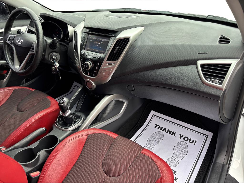 2012 Hyundai Veloster Image 12