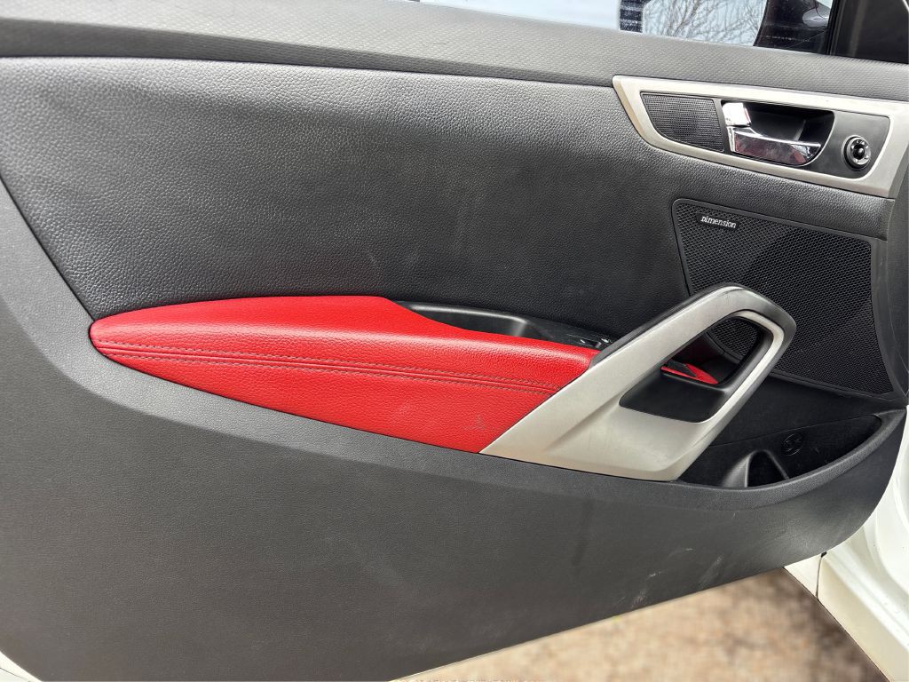 2012 Hyundai Veloster Image 20