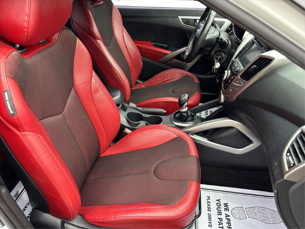 2012 Hyundai Veloster Image 27