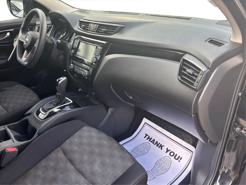 2020 Nissan Rogue Image 10