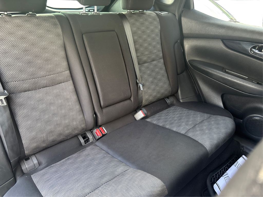 2020 Nissan Rogue Image 16