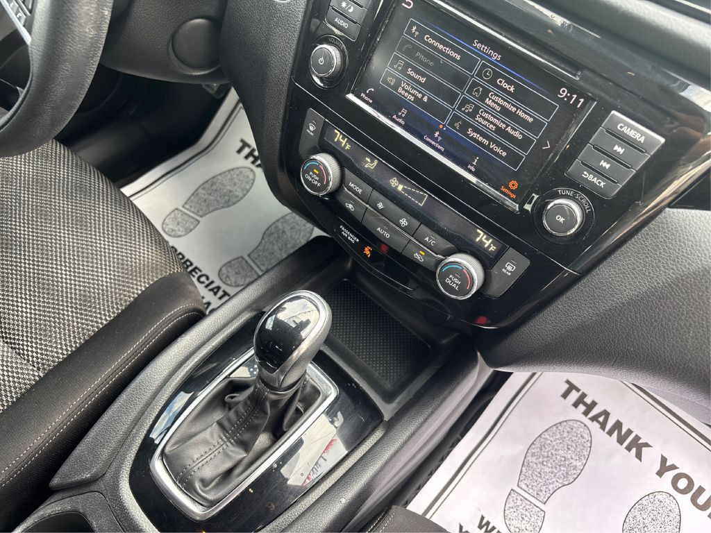 2020 Nissan Rogue Image 17