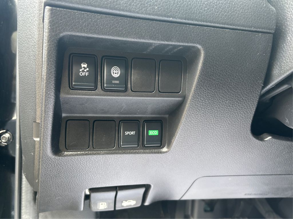 2020 Nissan Rogue Image 18