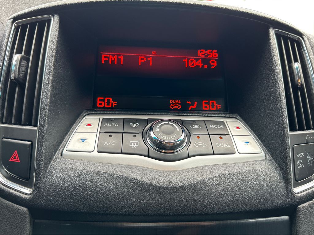 2012 Nissan Maxima Image 18