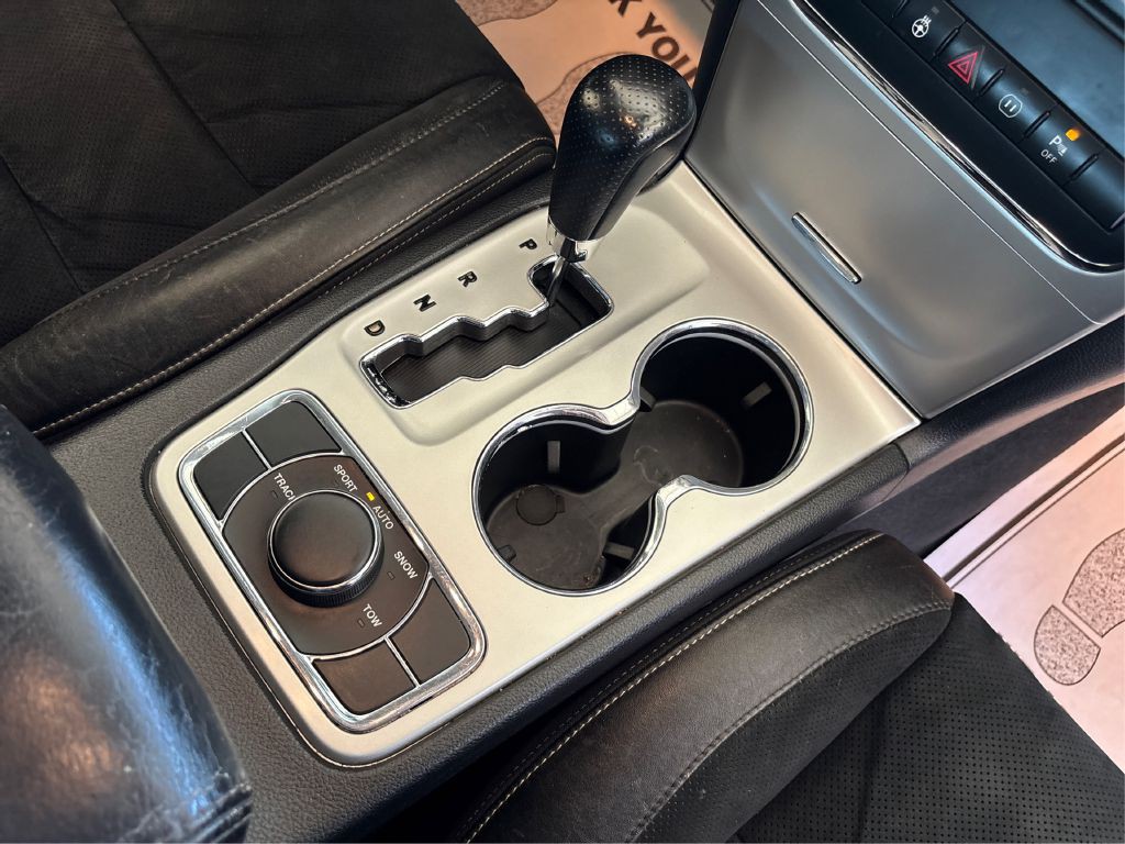 2012 Jeep Grand Cherokee Image 16