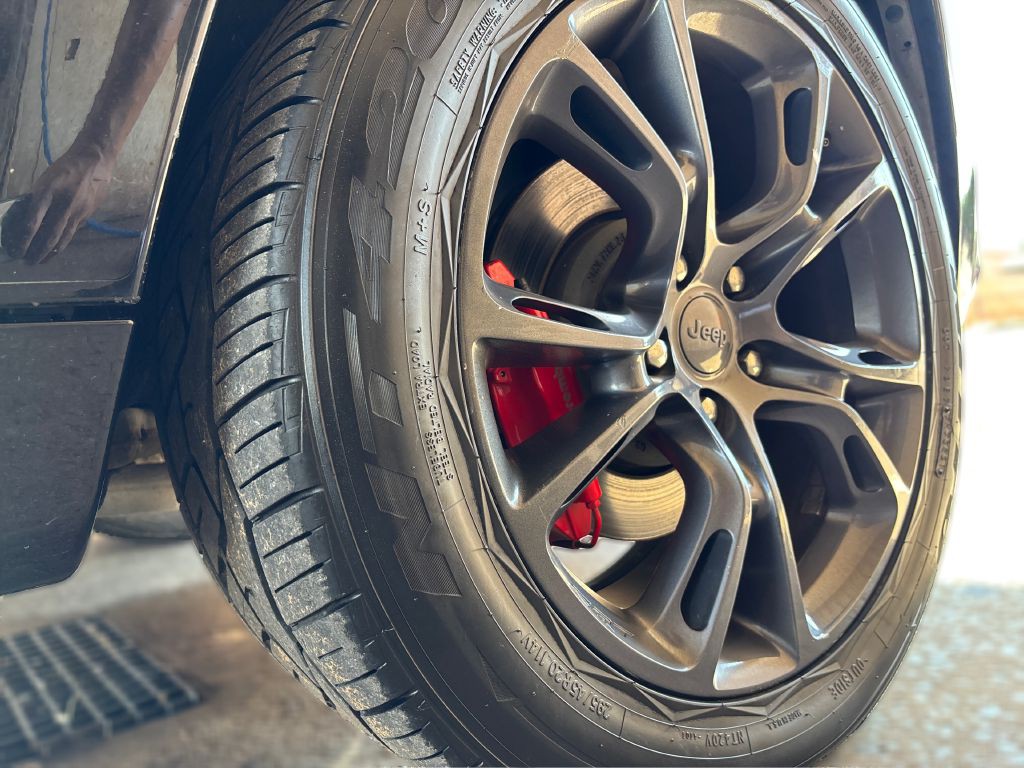 2012 Jeep Grand Cherokee Image 23