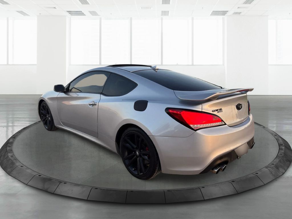 2012 Hyundai Genesis Image 2