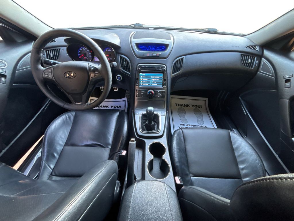 2012 Hyundai Genesis Image 14
