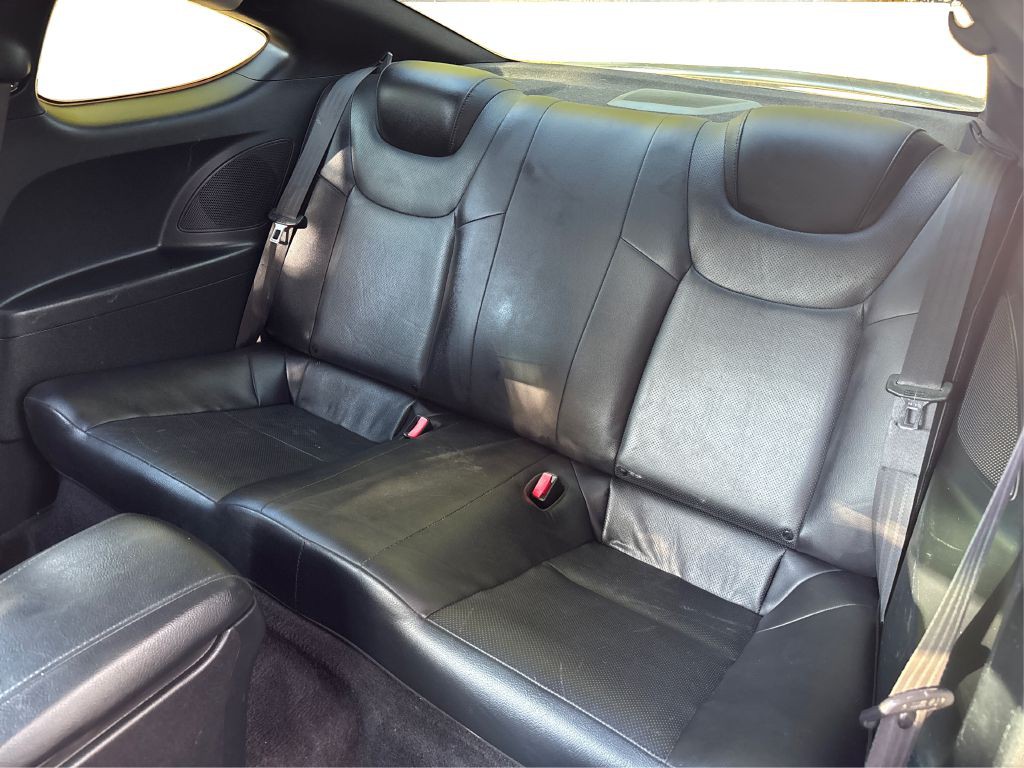 2012 Hyundai Genesis Image 15